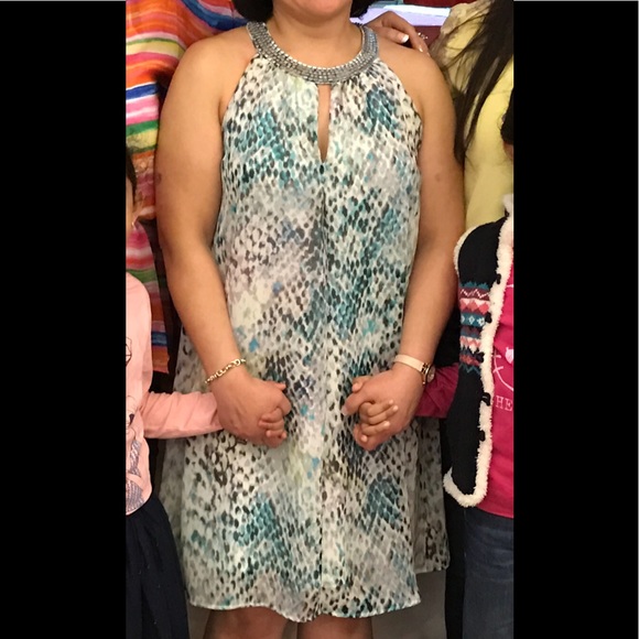 Dress - Picture 3 of 4